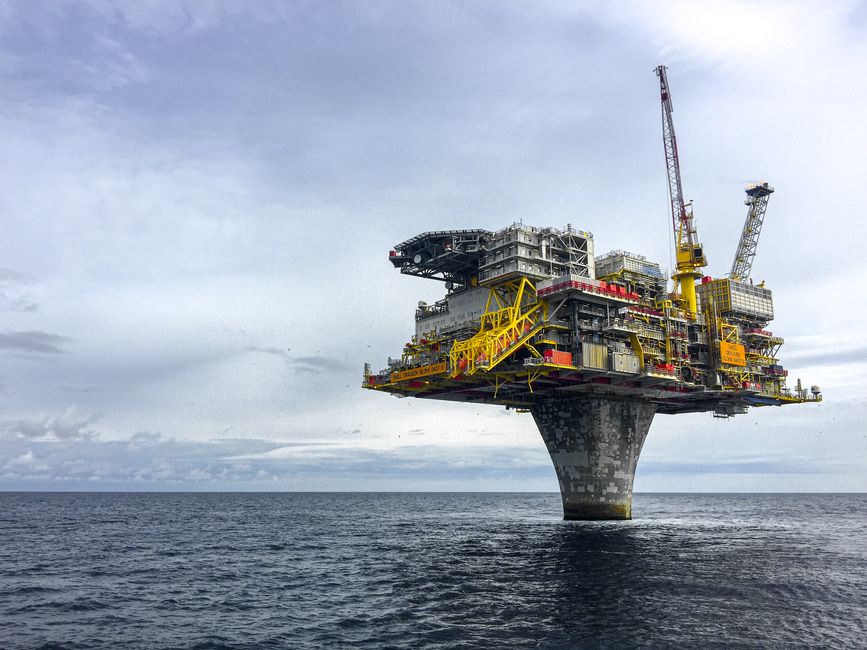 sanciones por Malvinas - Sanciones por Malvinas: Milei castiga a empresas petroleras y las margina de Vaca Muerta