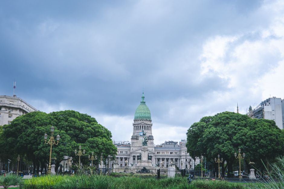 fisuras en el Gabinete – Fisuras en el Gabinete: Tensiones por el Rumbo Económico y el Modelo Oficial fisuras en el Gabinete - Fisuras en el Gabinete: Tensiones por el Rumbo Económico y el Modelo Oficial
