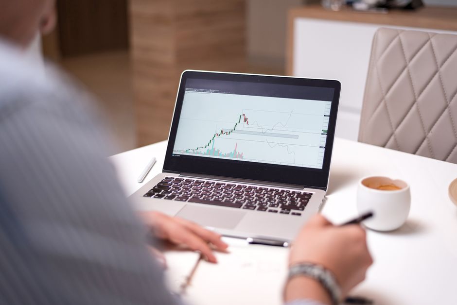 bitcoin cae bajo u$s77.000 - El bitcoin cae bajo los u$s77.000 presionado por los mercados y la Ley Clarity