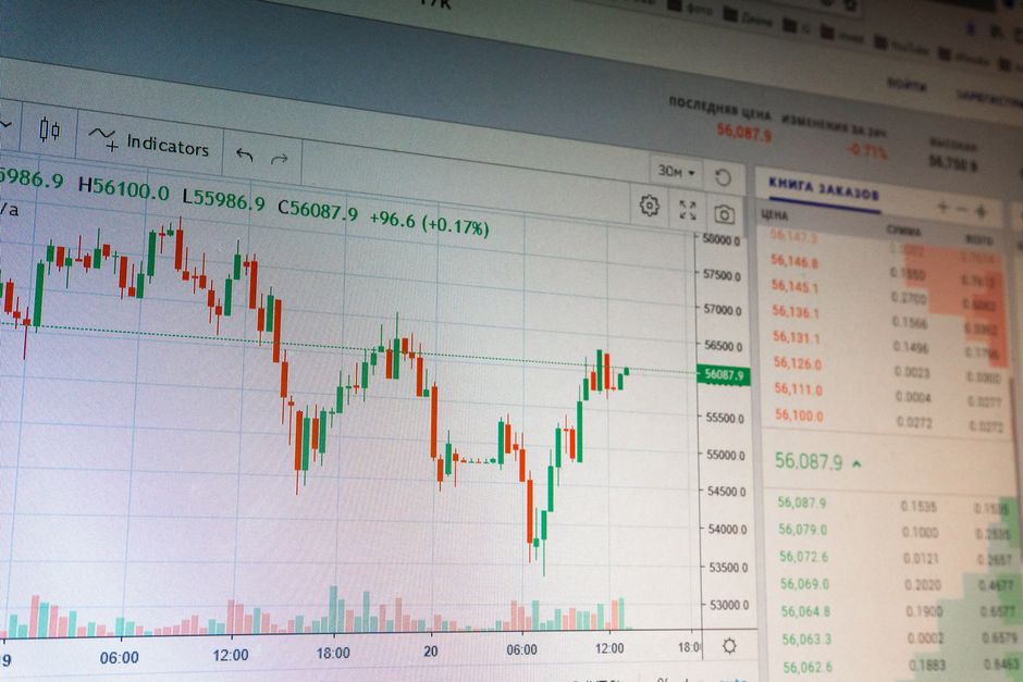 cotización del dólar - El mercado cambiario opera con calma: cómo cotizan las distintas variantes del dólar este viernes