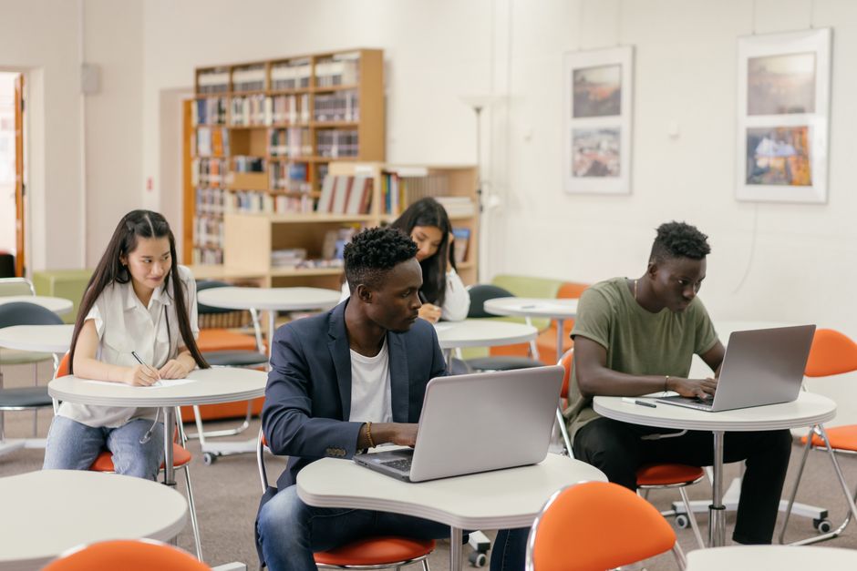 crisis educativa – Crisis educativa y tecnología: ¿es posible pensar el futuro económico del país? crisis educativa - Crisis educativa y tecnología: ¿es posible pensar el futuro económico del país?